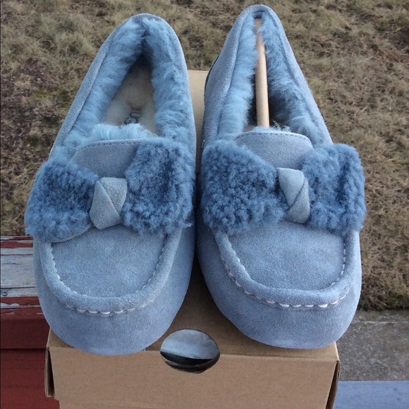 UGG Shoes - UGG W ANSLEY FUR BOW SLIPPERS